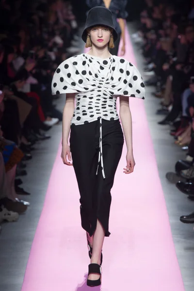 Look 13